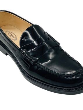 TOD'S BLACK PATENT LEATHER CLASSIC FLATS / LOAFERS